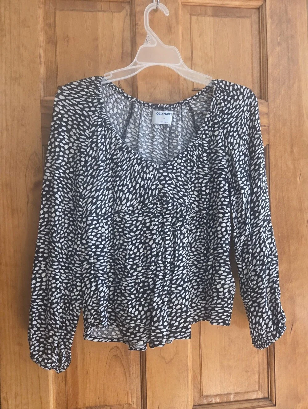 Old Navy Black and White Printed Peasant Top